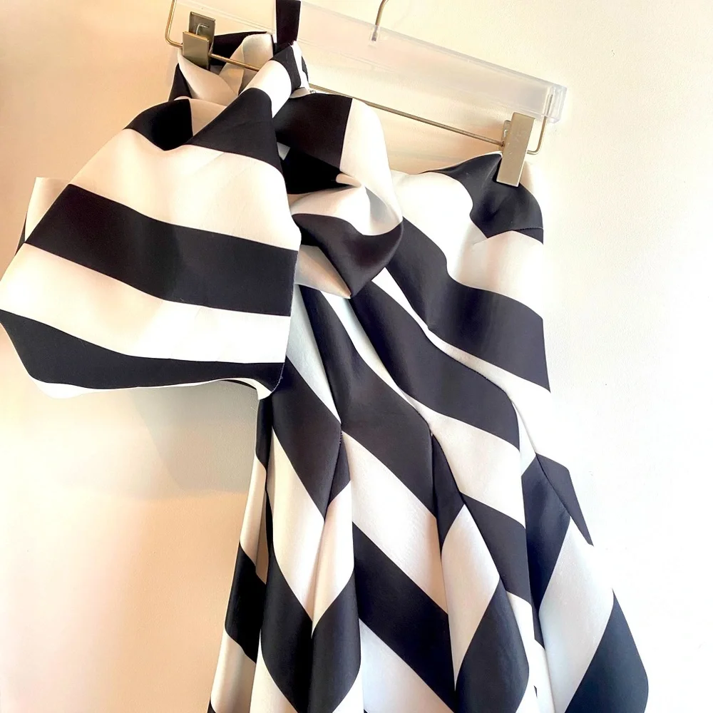 ASOS DESIGN prom off shoulder godet maxi dress - Picture 4 of 5